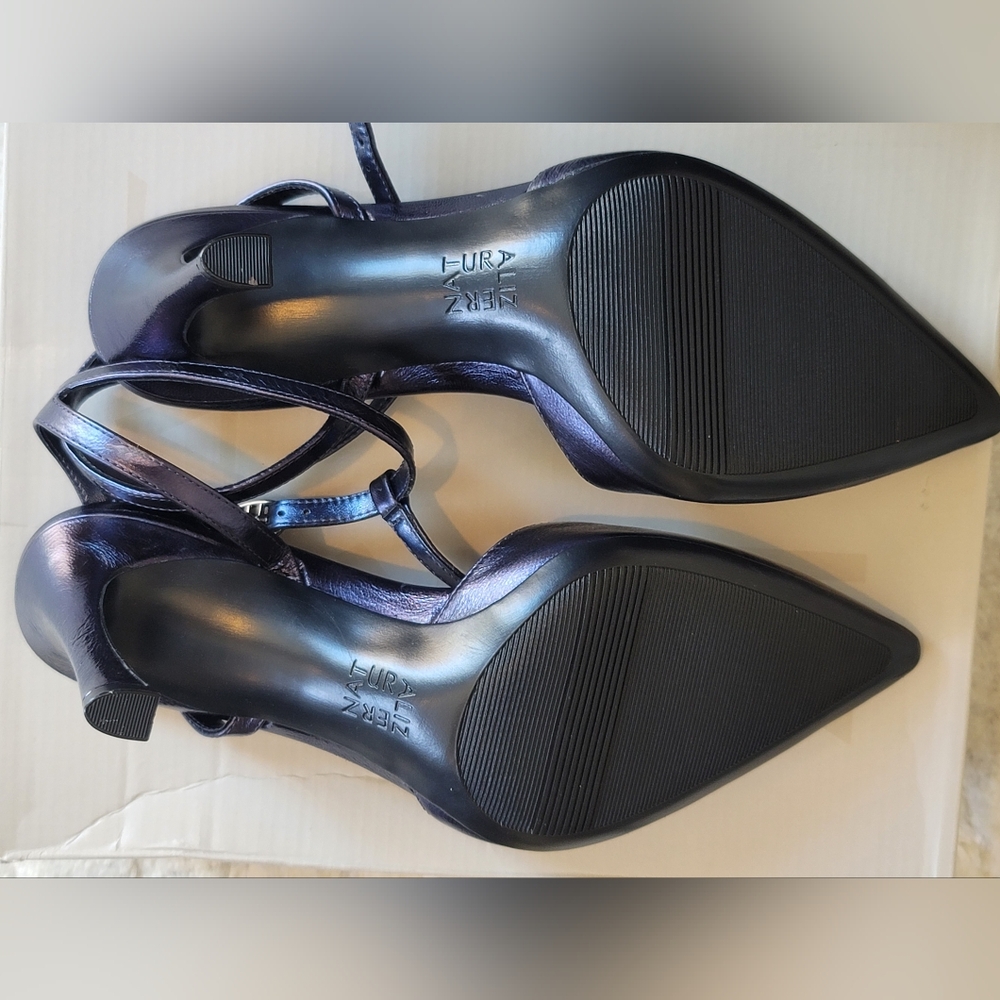 NIB Naturalizer Astrid T-Strap Pointed Toe Dress Pumps, Navy, Size 7.5W - Picture 6 of 7